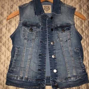 Love Culture Denim Vest💙